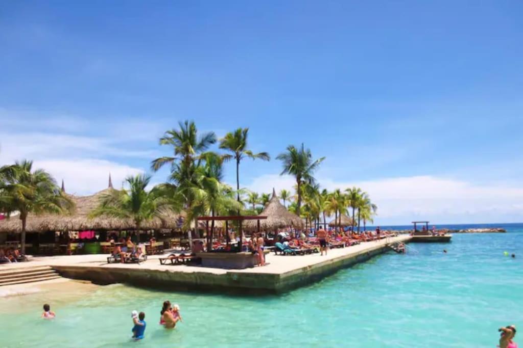 Vibrant Studio Near The Beach Jan Thiel Luaran gambar