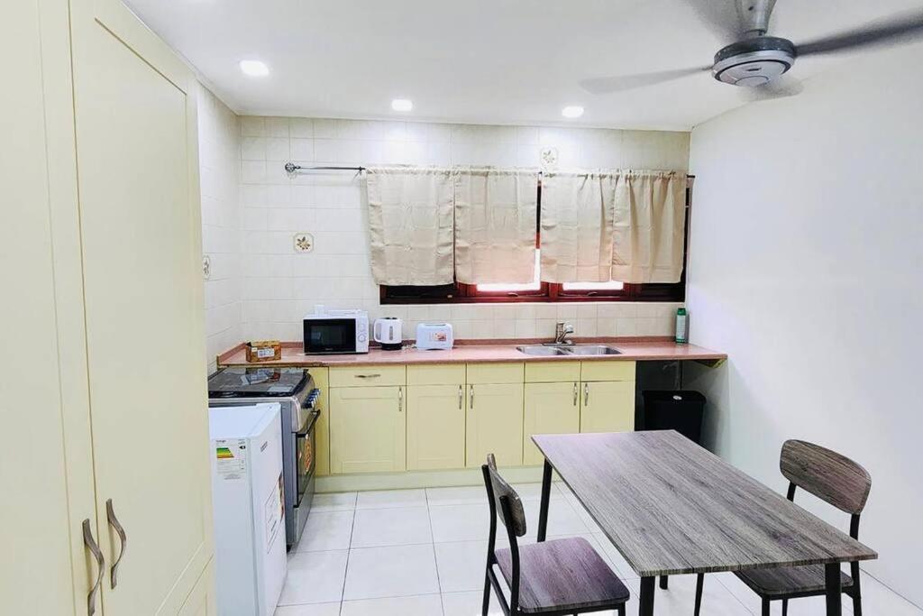 Vibrant Studio Near The Beach Jan Thiel Luaran gambar